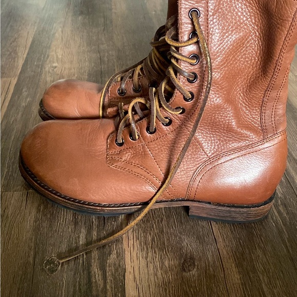 Anthropologie Gee WaWa woman’s brown leather lace up boots 9 - Picture 4 of 7